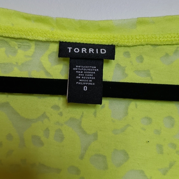 Torrid top skulls - Picture 3 of 3